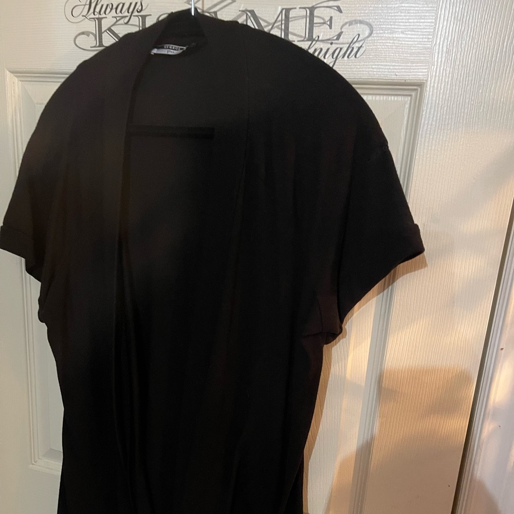 Short Sleeved Cardigan with Center Tie